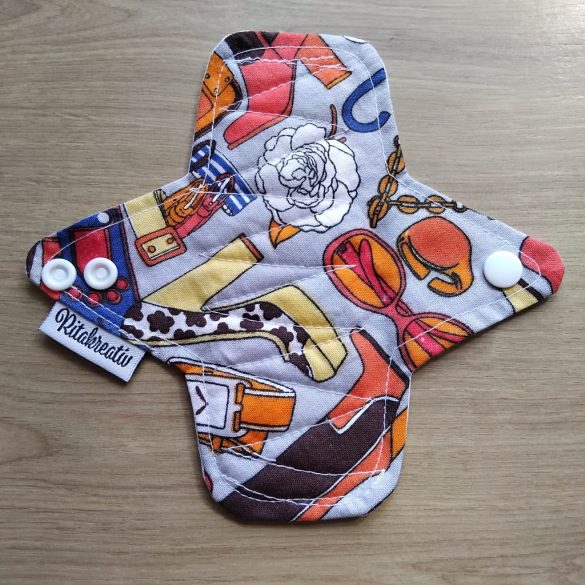 Csajos tisztasági mosható betét 16cm (piskóta forma)