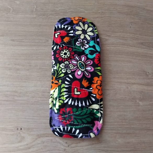 Virágoskert tisztasági mosható betét 18cm (piskóta forma)