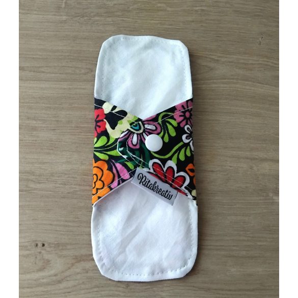 Virágoskert tisztasági mosható betét 18cm (piskóta forma)