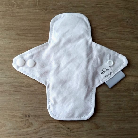 Virágoskert tisztasági mosható betét 18cm (piskóta forma)